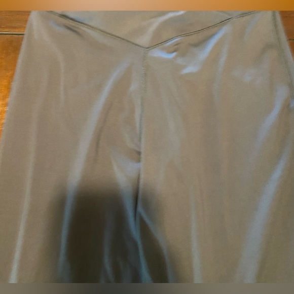 Aeropostale women’s flare leggings - Picture 5 of 5